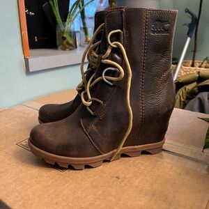 NWT Sorel Joan of Arctic Wedge size 7.5